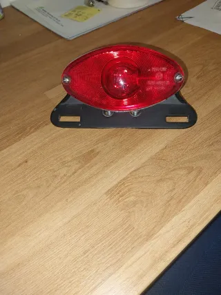 Luz trasera custom moto