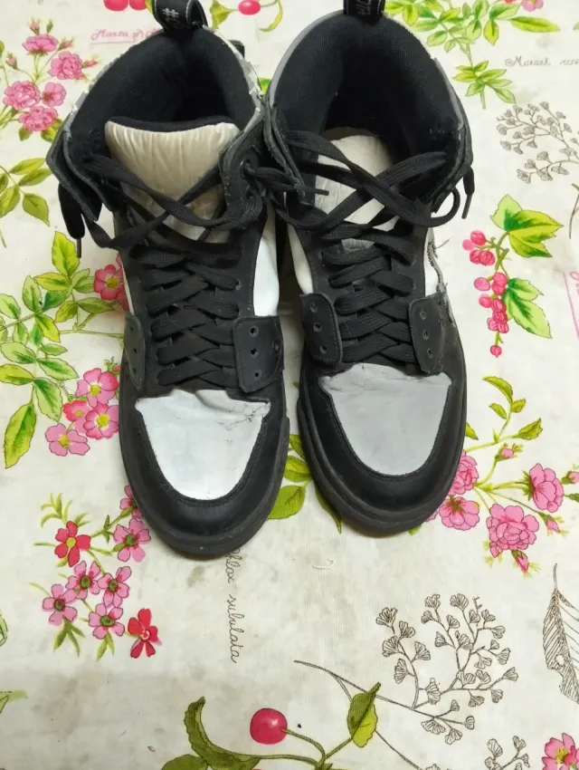 Scarpe unisex nere e catarifrangenti 40