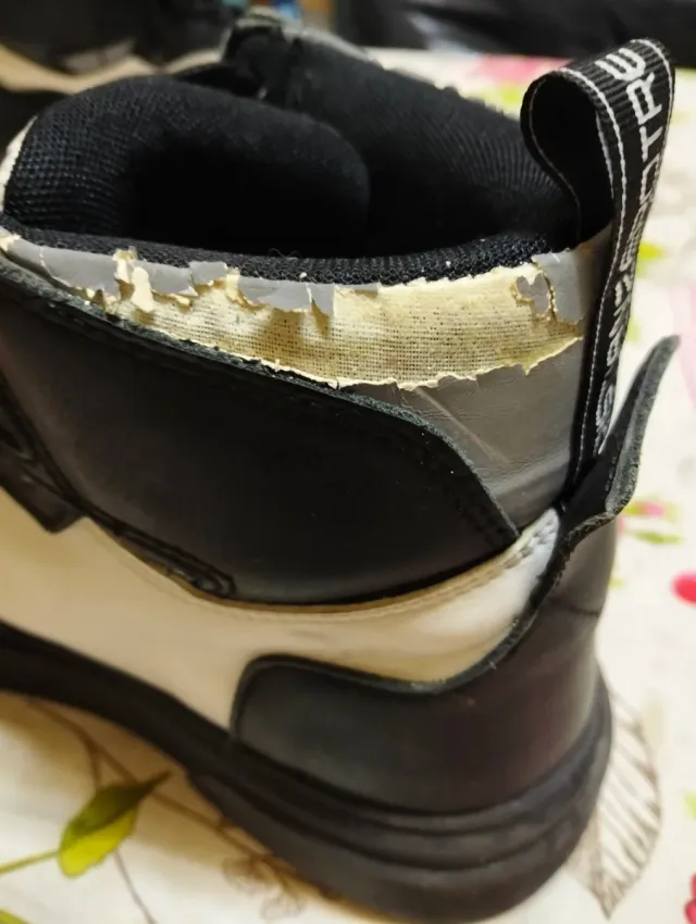 Scarpe unisex nere e catarifrangenti 40