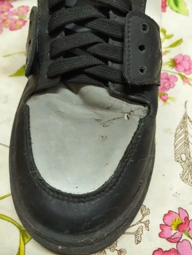 Scarpe unisex nere e catarifrangenti 40