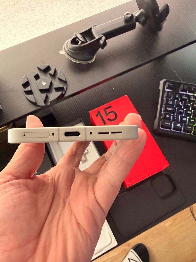 OnePlus 15 Beige OxygenOS