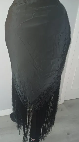 Mantón de Manila negro sin bordar