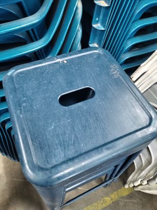 Taburetes metálicos azules 2ª mano