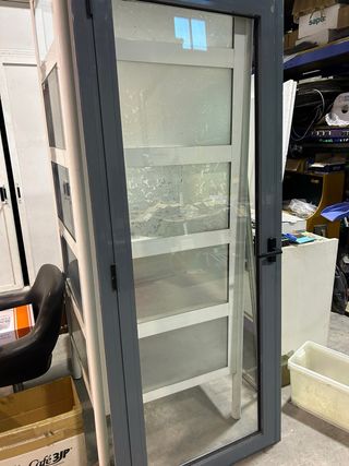 Balconera aluminio gris con cristal