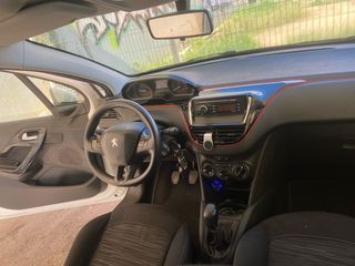Peugeot 208 2016