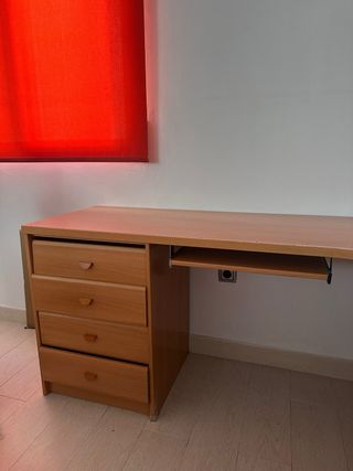 Escritorio esquinero de madera