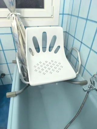 Silla de baño para ducha o bañera con rotación