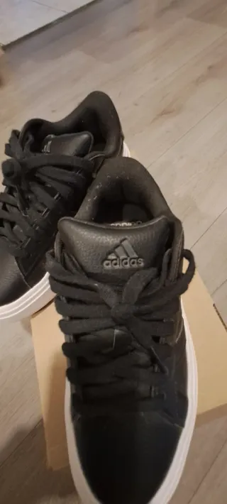 Sneakers Adidas nere taglia 38