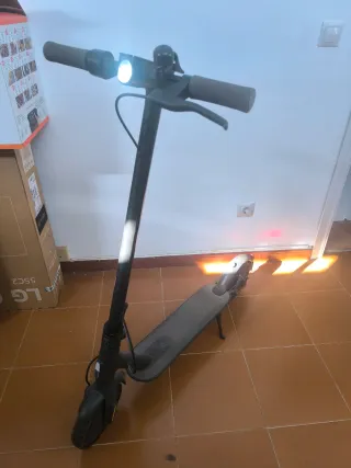 Patinete Eléctrico Xiaomi Mi Essential