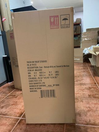 Réplica Billy Saw 119cm Luz y Sonido