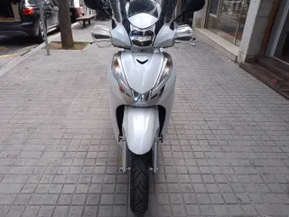 Honda SH 300cc - Garantía 1 año