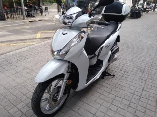 Honda SH 300cc - Garantía 1 año