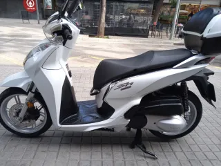 Honda SH 300cc - Garantía 1 año