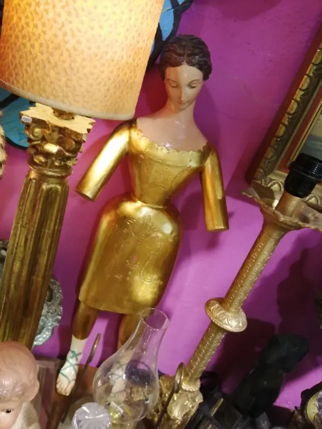 Virgen Cap i pota madera pan de oro antigua talla