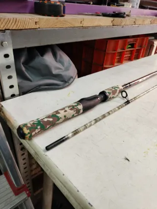 Caña de pescar camuflaje 2.10