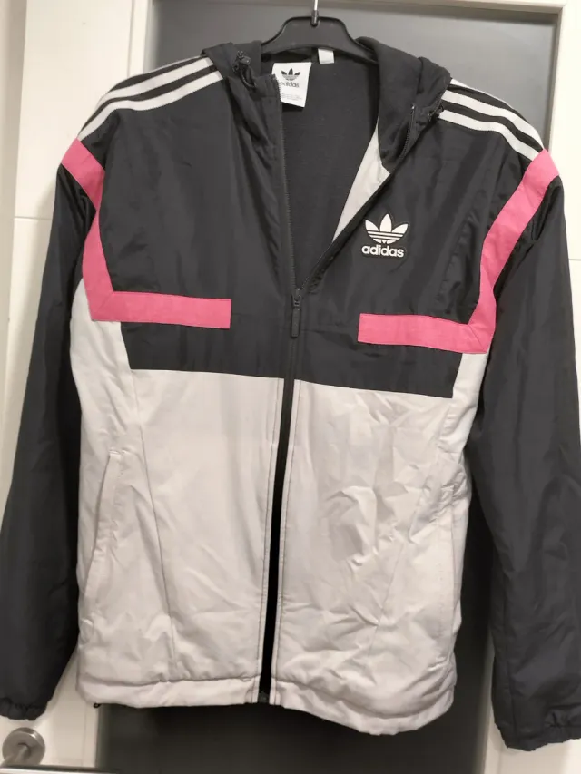 Chaqueta cortavientos Adidas Negra y Rosa