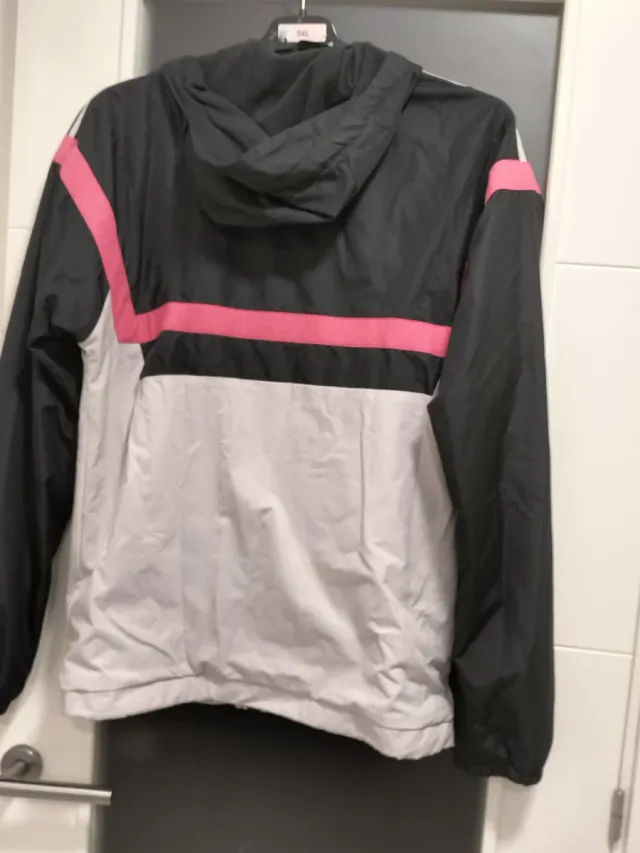 Chaqueta cortavientos Adidas Negra y Rosa