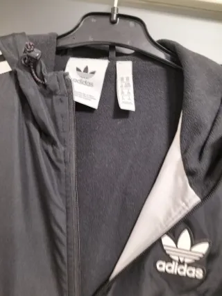 Chaqueta cortavientos Adidas Negra y Rosa