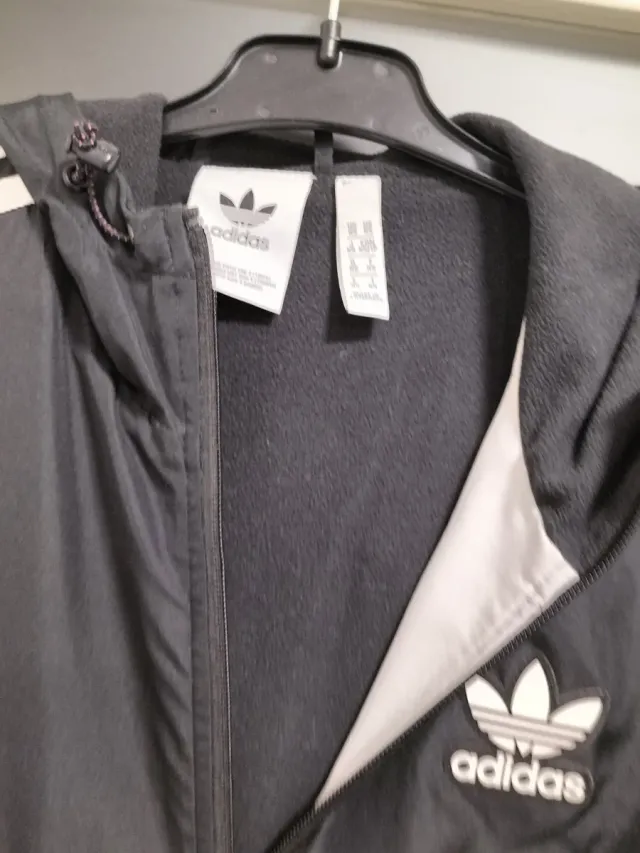 Chaqueta cortavientos Adidas Negra y Rosa