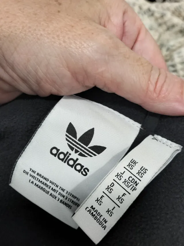 Chaqueta cortavientos Adidas Negra y Rosa