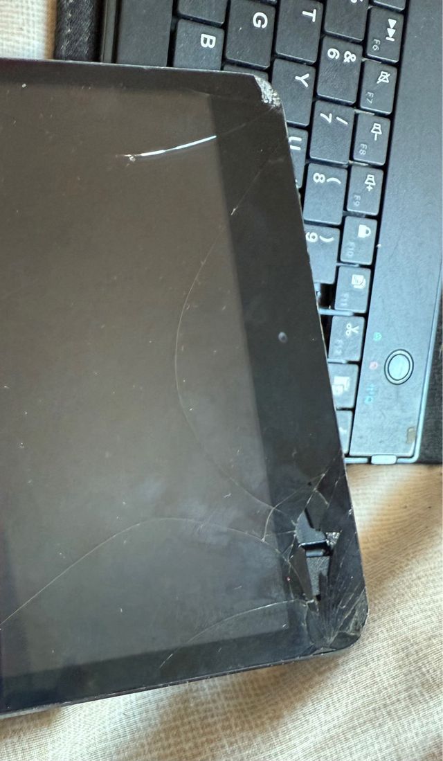 iPad Mini con Tastiera Kensington e caricabatterie