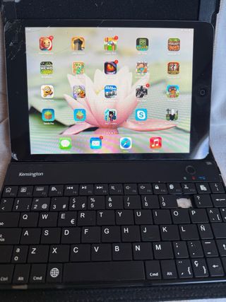 iPad Mini con Teclado Kensington y cargador