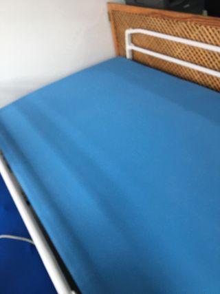 Cama completa azul y blanca