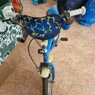 Bicicleta infantil azul