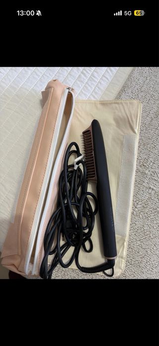 cepillo secador cecotec en su funda