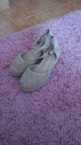 Zapatillas de esparto de piel beige