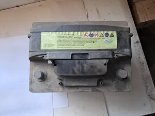 Batería Coche Aurgi H5 12V 62Ah 540A Gastada