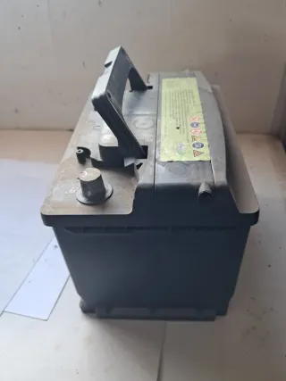 Batería Coche Aurgi H5 12V 62Ah 540A Gastada