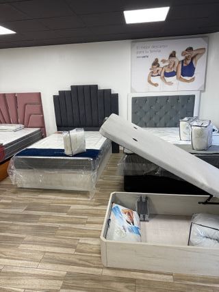 Camas , camas ,canapes