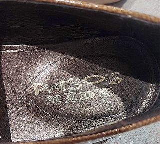 Zapatitos marrones con lazo