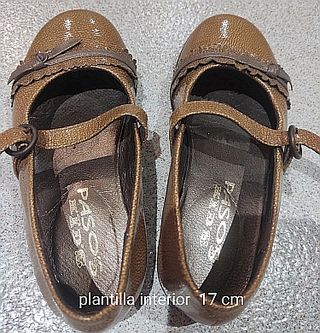 Zapatitos marrones con lazo
