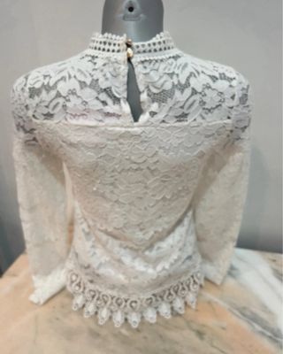 Camiseta de encaje blanco para fiesta