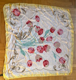 Foulard in seta 100% con tulipani