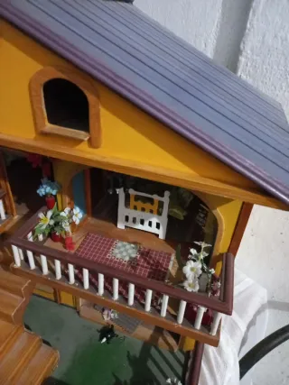Casa de juguete de madera