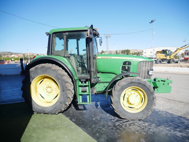 Tractor John Deere 6534