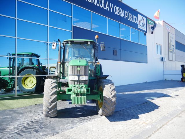 Tractor John Deere 6534