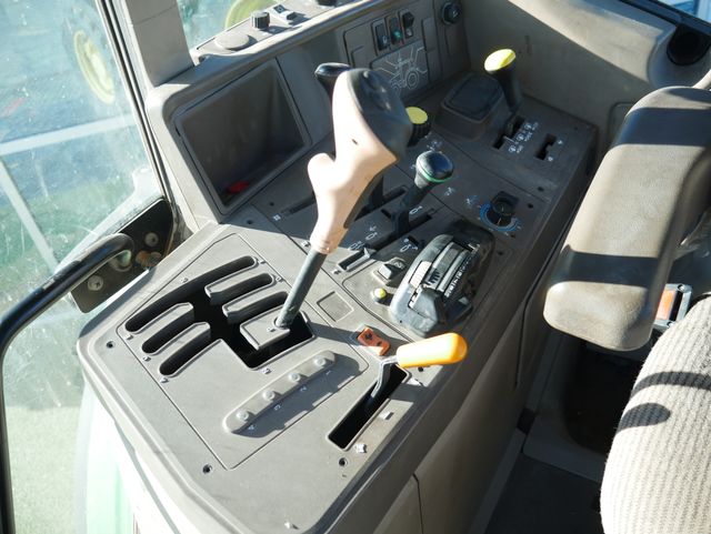 Tractor John Deere 6534