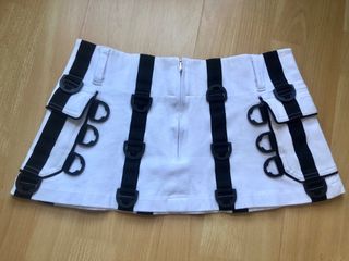 Minifalda Rockera Space Tribe Blanca y Negra