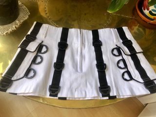 Minifalda Rockera Space Tribe Blanca y Negra