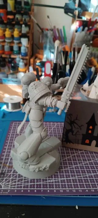 Statua Space Marine Titus