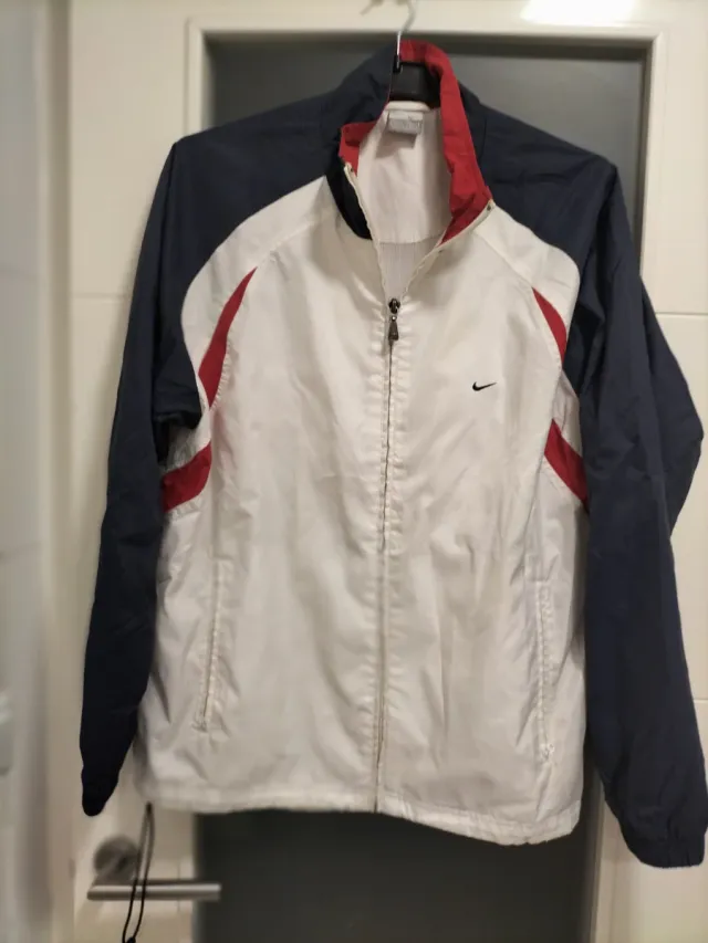 Chaqueta Nike cortavientos Azul y Blanca y roja