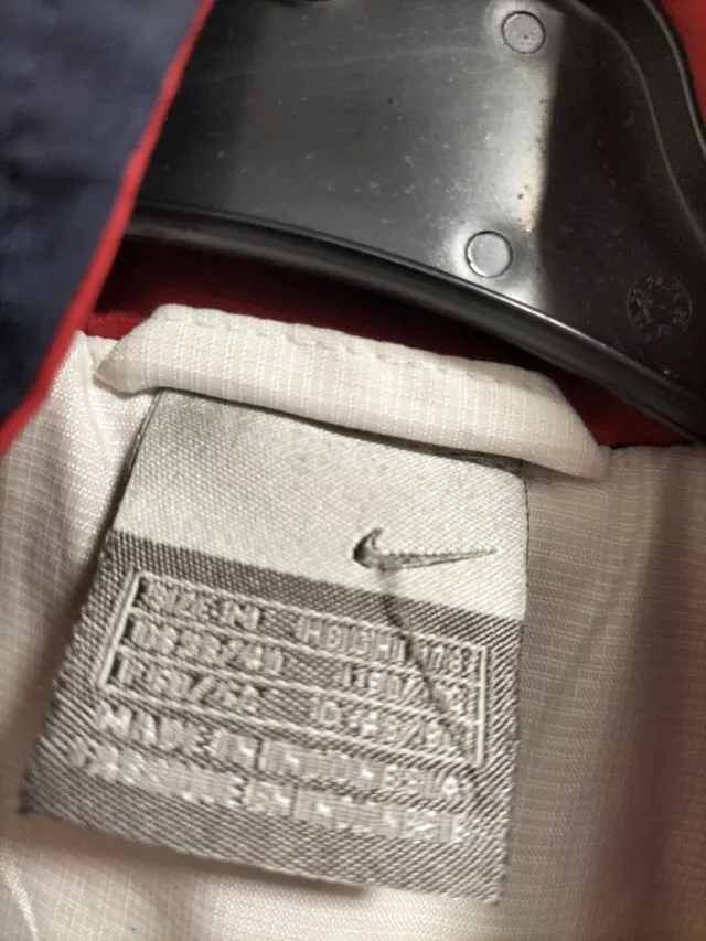 Chaqueta Nike cortavientos Azul y Blanca y roja