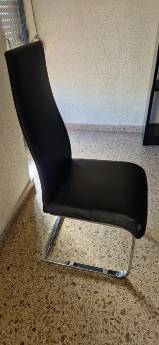 6 Sillas de comedor negras y plateadas