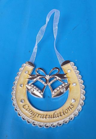 Herradura nuziale con campane e cristalli