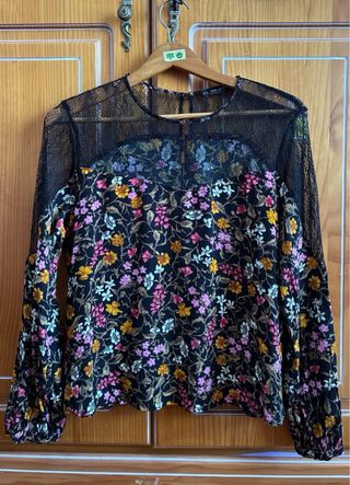 Blusa Zara Basic flores manga larga encaje