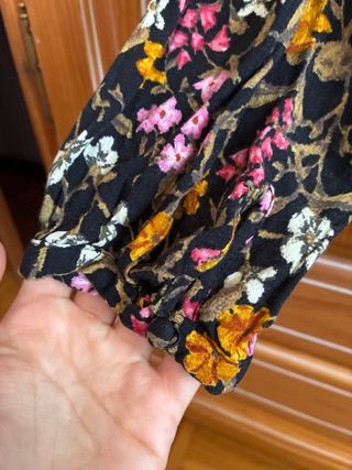 Blusa Zara Basic flores manga larga encaje